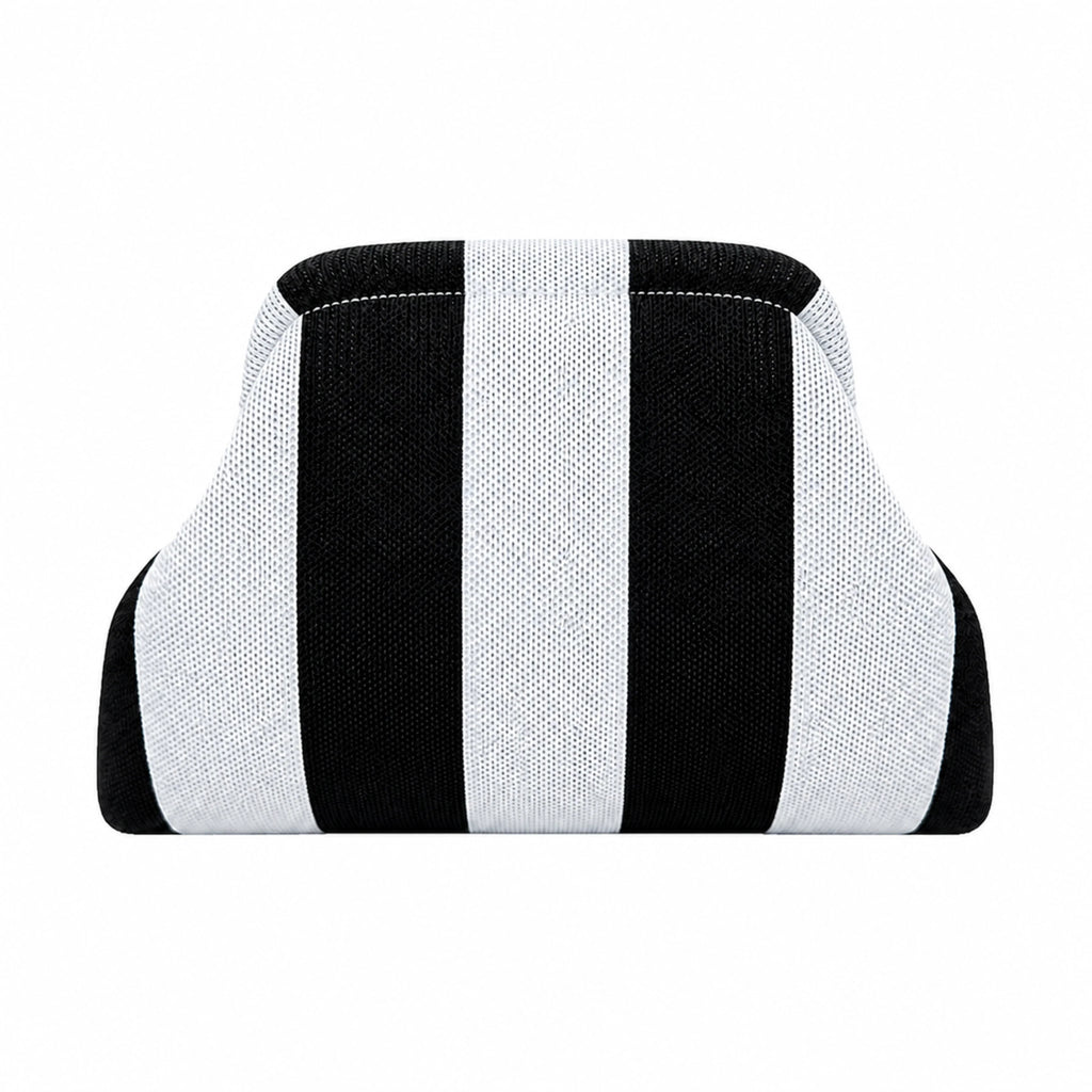 Knitty – The Snap-Shut Makeup Bag