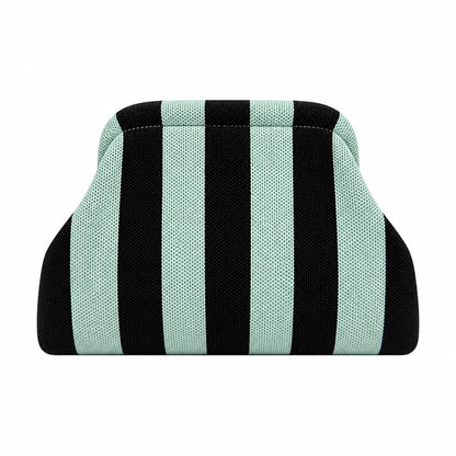 Knitty – The Snap-Shut Makeup Bag