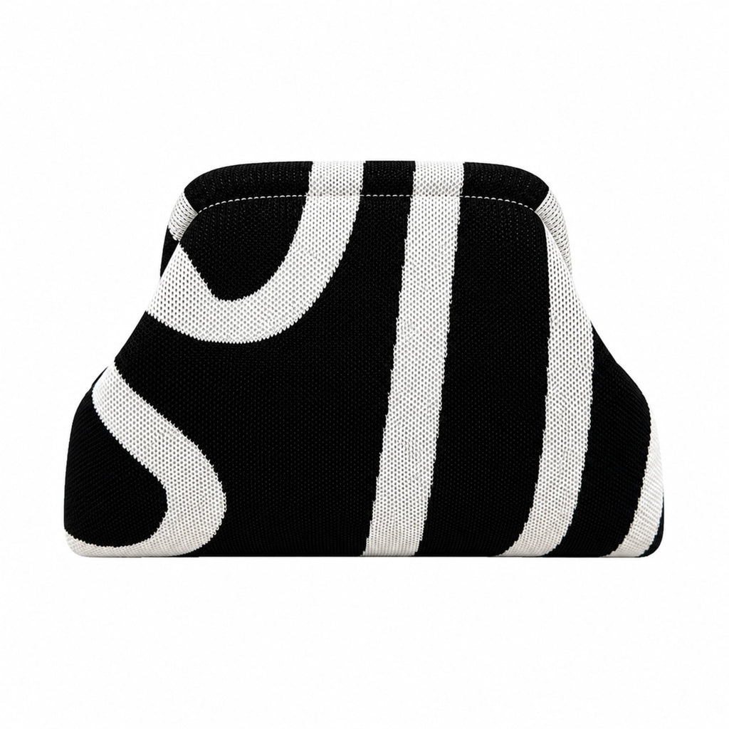 Knitty – The Snap-Shut Makeup Bag