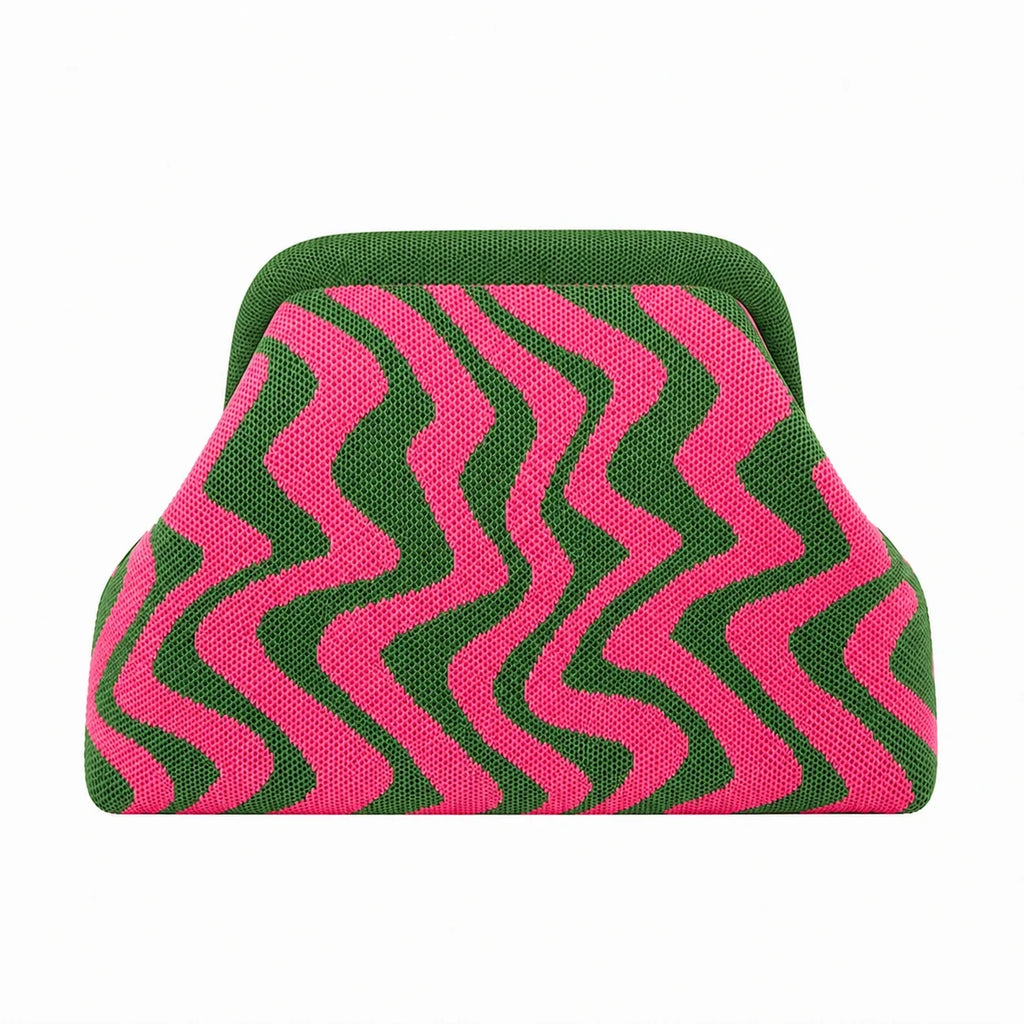 Knitty – The Snap-Shut Makeup Bag