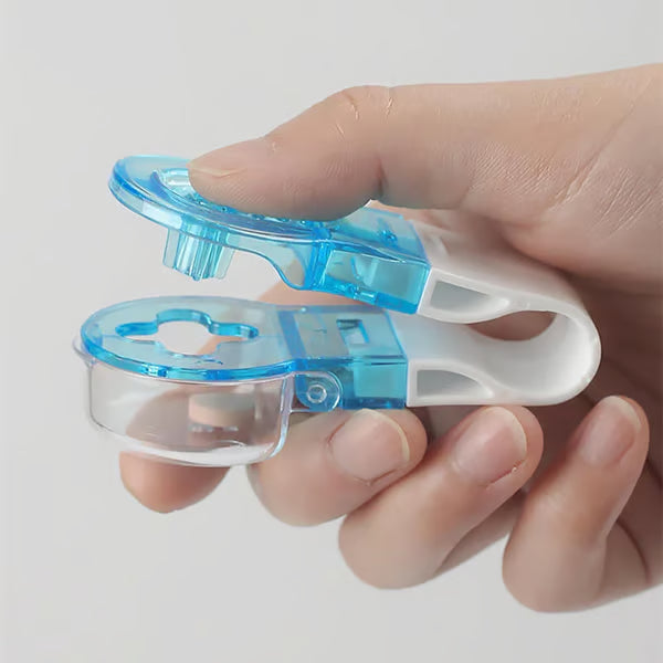 Portable Pill Pusher & Organizer – Easy One-Press Tablet Remover with Storage Box