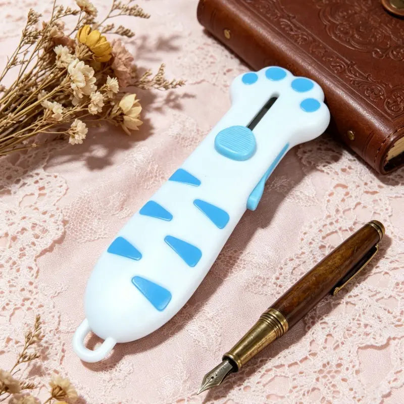 Cute Cat Claw Craft Knife, Creative Unboxing Tool, Stainless Steel Blade, Office Cutting Supply, Ideal for Home Office School, Perfect Gift, angel cat, black cat look, Open package, outie kitty cats, squishy cat