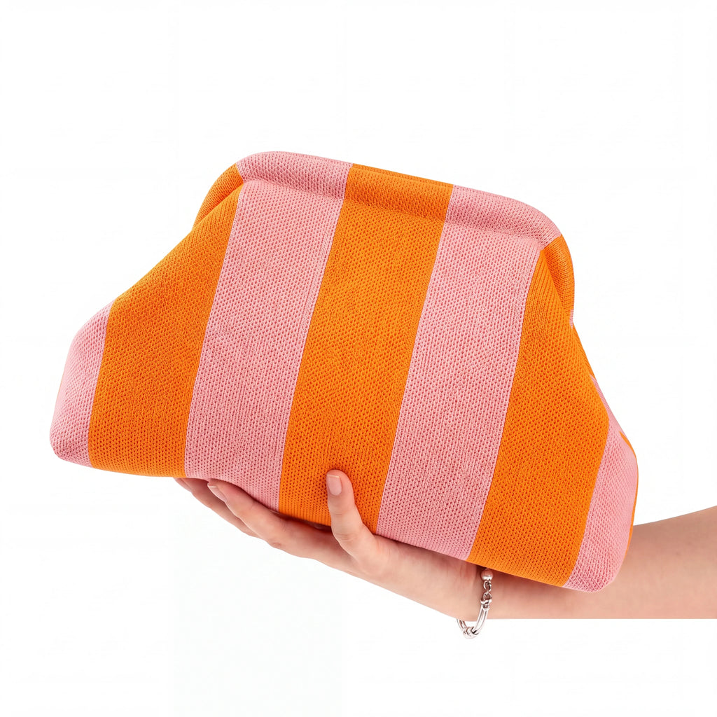 Knitty – The Snap-Shut Makeup Bag