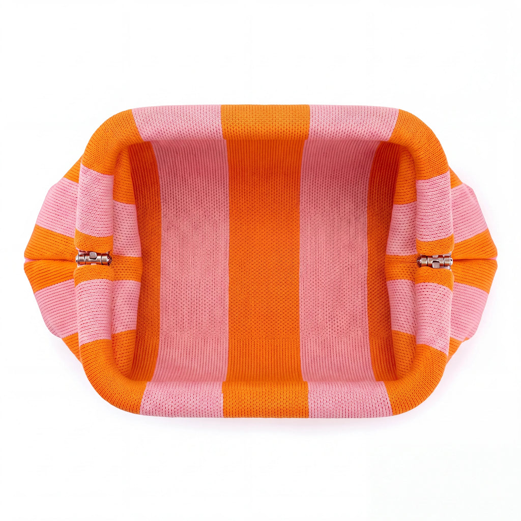 Knitty – The Snap-Shut Makeup Bag